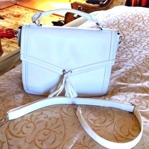 𝅺 4@30.00  or 32.00 Ladies Bag by ASHRO